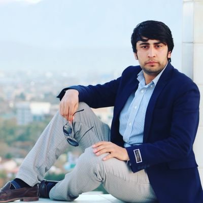 خودت را باور داشته باش...
اگر نداشته باشی ،
دیگران هم، دلیلی برای
باور داشتنِ تو،
نخواهند داشت!