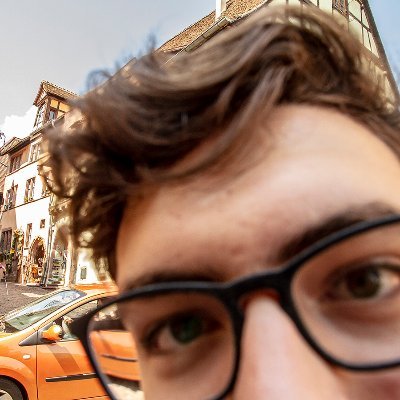 Ni gracia ni ganas de vivir. Estudiante de telecomunicaciones en la UPV. Eng/Esp