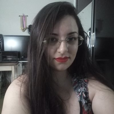 Eu sou o máximo.💪😎😁
Acidez realista sobre a vida, tia adotiva nas horas legais, apreciadora de cervejas especiais e entusiasta em competições de arroto.