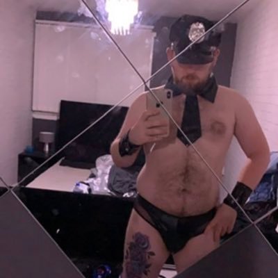 Inked Cub and Onlyfans Creator. He/Him. Love long walks on the beach, big dicks and fried chicken! 🔞