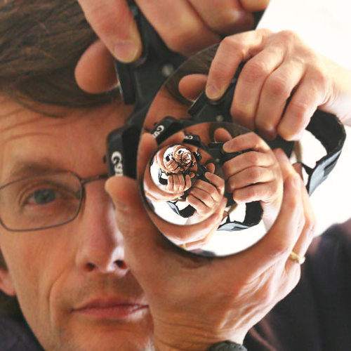 Portrait & Art Photographer with focus on heart energy and essence