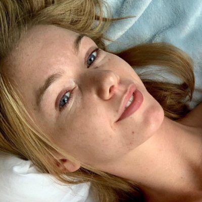 19 ans 👅 Étudiante en Licence de Droit 😜 Attention je débute 🔞 😈 Tarifs en DM 💋 #NOFAKE et rien de gratuit