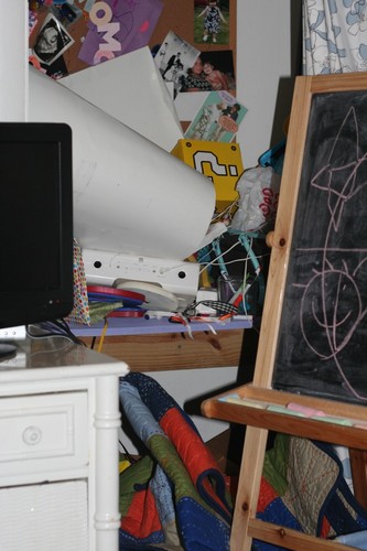 declutterdaily's profile picture. From crammed in to cleaned up in 365 days. I am going to toss something everyday for a year and see if things lighten up around here.