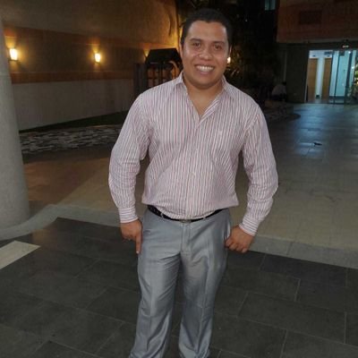 Ingeniero Civil, Especialista en Gerencia de Proyectos, Emprendedor y Asesor político , financiero