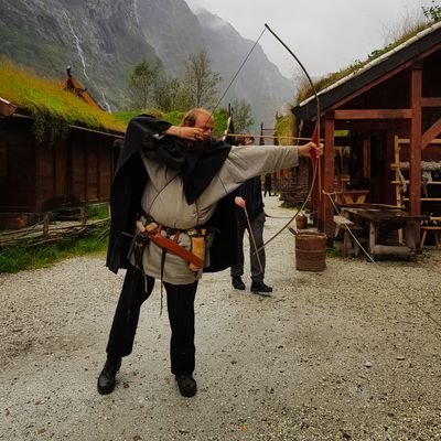 NSFW

Viking Reenactor
Poly
Kinkster
Physical & Mental Dominant Sadist
Sex positive & LGTBQ+ Friendly
Sexworker supporter
Norwegian Vampyre
