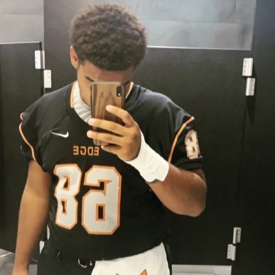 beast_battles77's profile picture. Desert Edge Football 🏈 Class of 2022🔎 Greatest Weapon is Mind🧠 Living life with equality, curiosity, and a chance to live it to the fullest🗣
