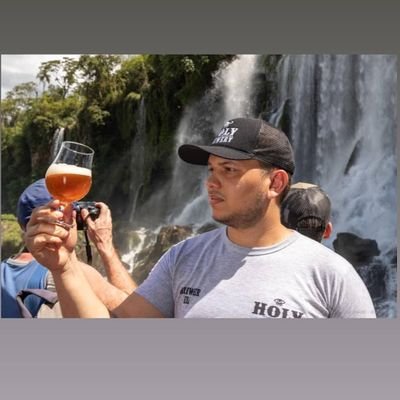 Profesión: Maestro Cervecero 
En Twitter: Analista deportivo, Fanático de @SeleVinotinto
Venezolano de pura cepa..!