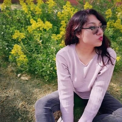 rollitodepina's profile picture. Reportera (Bizbirije frustrada) | Creo en el pavo navideño 💜💚 | UNAM | Comunicóloga (Muy Frustrada) | Humana de a mentis.