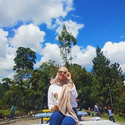 LindriOktavia's profile picture. FOLLBACK JUST MENTION 
Follow ig : lindrioe