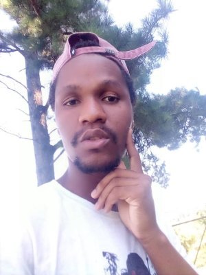 leolovesani's profile picture. gentle