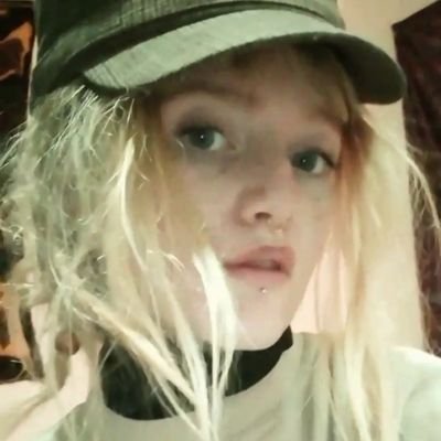 premiereloise's profile picture. 