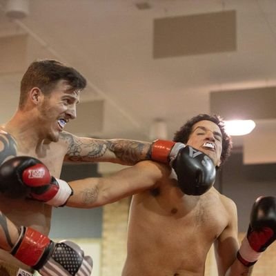 https://t.co/L0MfpkvWpU
👊Life of a boxer
🏋️♂️Weight lifter
👨💻College life
👨🔧 Car enthusiast
👨👩👧👦 Father of three
