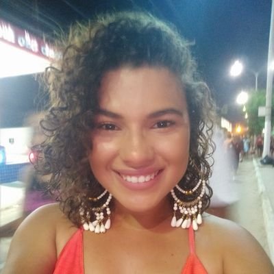 LuanaFe45423623's profile picture. 🎓 Ciências Contábeis
👩‍💻 Pesquisadora 
💡Palestrante 
💰 Consultora Financeira