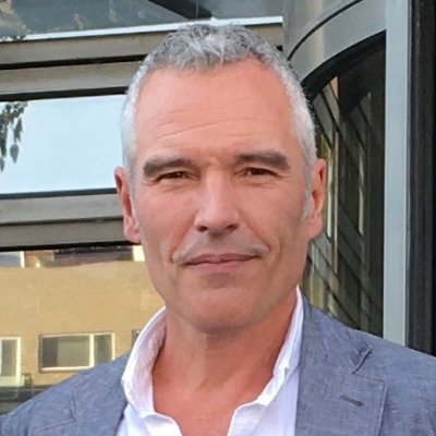 Mennesket før systemet og maskinen. På X så længe jeg bliver klogere af det.