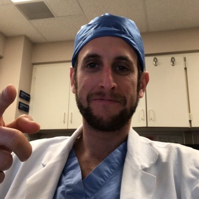 Padre de O, médico, fanático del básquet e intento de cocinero