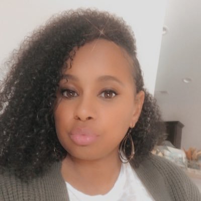 RakenyaJ's profile picture.