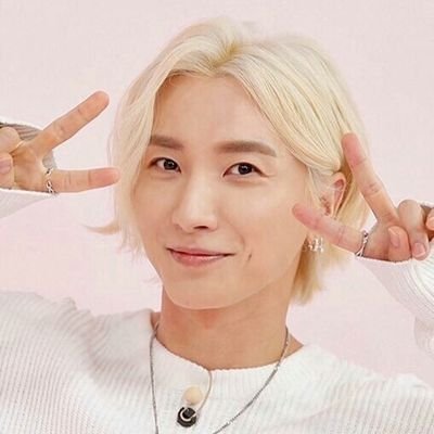 SUPERJUNIOR
ぉトゥギちゃん💙よりのAll ペン。
超特急 アロハくんからのAllペン。 田口達也さん。
好きなものは好きと素直に言いたい。
勤務時間が不規則な為、基本夜行性。
自分にない技術力を持ってる方に勝手に絡みリツイ・いぃねしてしまいます😊←お許し下さい。