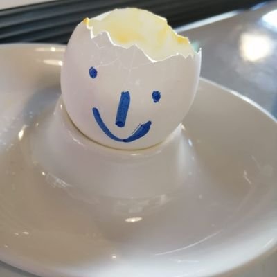 Korfrau1's profile picture. Love to be creative, to think, to be curious, to love and to laugh.