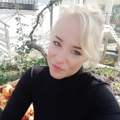 lealivae's profile picture. Difficult roads often lead to beautiful  destinations... ❤️❤️❤️