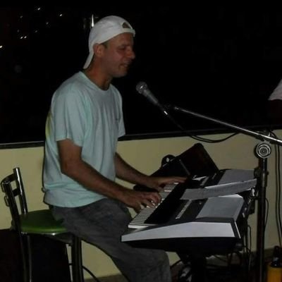 Música, Esporte, DEMOCRACIA sempre e amante dos animais.
⚽ ₣ŁỮΜƗҀҪ€ € ΔΜ€ŘƗĆΔ ΜƗŇ€ƗŘØ