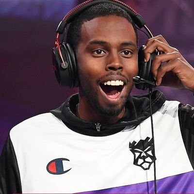 Professional gamer| NBA 2k league player | Player for @KingsguardGG | @CanBball Esports 2k player