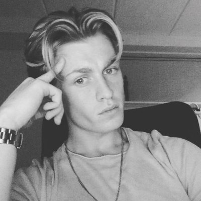 LordvingCSGO's profile picture. 19 years old