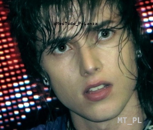 MeuTudo_PeLanza's profile picture. FC feito especialmente pra o Pe Lanza baixista e vocalista da Restart, Pe Lanza VOCE E MEU TUDO ♥ Tambem o seu?
Follow-Me Se for assim =] 
Since :: 19/10/10