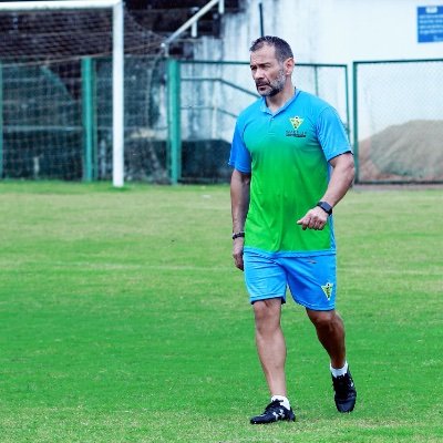 PrietoTino's profile picture. Entrenador Uefa Pro.  Mi pasión este loco mundo del futbol. Psicólogo Coaching.