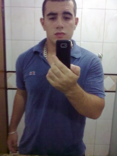 Meu nome é Felipe Macedo , tenho 18 anos... kkkk ta bom ja né ?