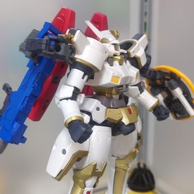 Al 趣味垢 最近はガンプラ 塗装完了 ガンダムマーカーエアブラシをコンプレッサーに繋いでます 暗い色 はジオングレー 明るい色はザクライトグリーン 頭のアンテナとバックパックのタンクは自作 腰のブースターは旧キットギャンのブースターを