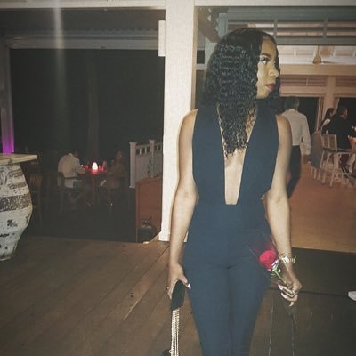 #242 Raised; Island Chica | #Bahamas | Chill person | Love Music | #MMG | #TeamLeo♌| #Team iPhone | Trusts in God Alone | Instagram: Kourtneyxox_