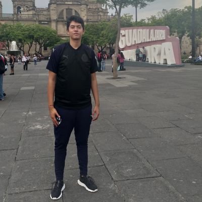 JosFernandoLug3's profile picture. que soy una persona afortunada de tener una familia maravillosa