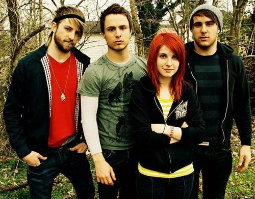 Hayley Williams, e sua banda, retornam ao Brasil com a turnê do disco Brand New Eyes .