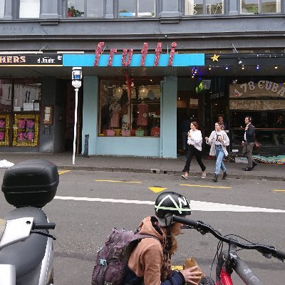 三十路から習って四十路ドラマー バンドは二つ。アンダーソンパーク トムミッシュ ブレインストーリー。バンド①@acquiescealter1 バンド②ニシン↓