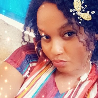 DKdyatou's profile picture. jai une vie simple elle est aussi très simple la vie