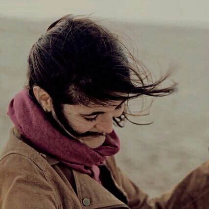 foxlyliz's profile picture. Foxing around, the French way. 🦊🍂