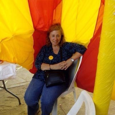 Dona, militant i independentista. Treballant per assolir el somni de la República Catalana.