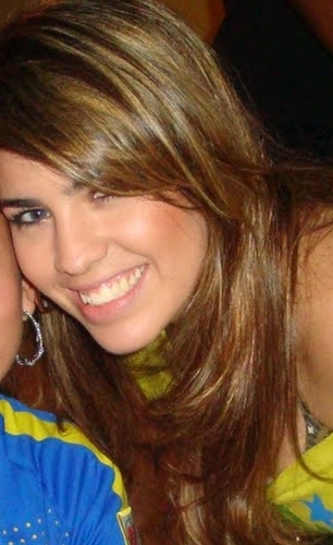 Queria que o mundo fosse mais puro. Com mais verdades, mais fé, mais felicidade, mais paz e muito mais amor.
