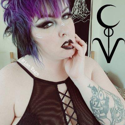 18+ NSFW  #bbw punk, kinky bitch.
 Hypno, giantess, bully, vore, cuckold, latex +

Femdom fetish Vids: @miss_vaga