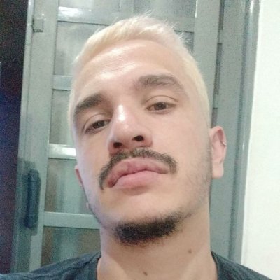 Luuubarbosa's profile picture. Se não sabe o que é comunismo nem vem falar merda, estuda antes!