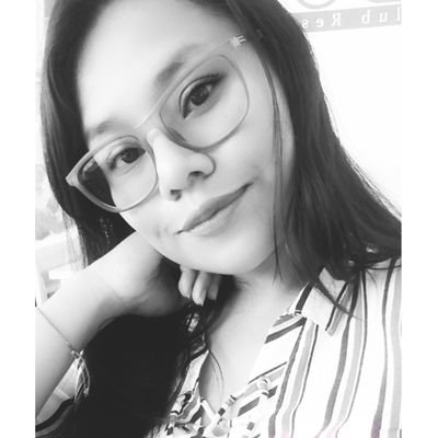 Leslie_Cruz1's profile picture. Desistí de hacer grandes planes, abandone los megaproyectos, para hacer lo que encuentro correcto, lo que me gusta y a mi propio ritmo.