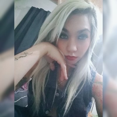 xplasticlovex's profile picture. Instagram : deby_bowie