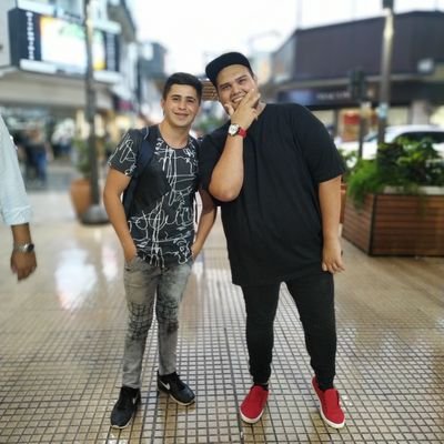 26|| Leo♌|| Músico|| Mi genio es un insulto a tu falta de talento|| Soy como yo quiero ser|| Boca el mas grande de Argentina