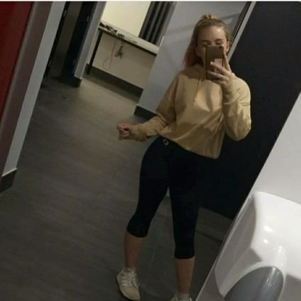 Chloe12422287's profile picture. I'm a pt who also has my own online business ! my everyday goal is to inspire healthy living 💪💜🧘‍♀️