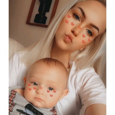 im 26 living in Florida 🌴 mommy to jaxon $blueeyeswhitedr4gon