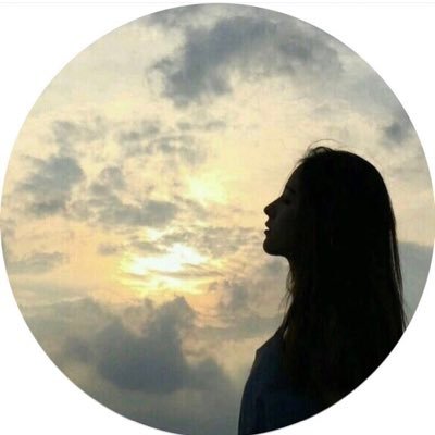 بالقرب من الورد..وسط كوب قهوة