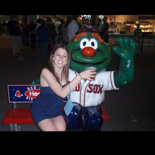 DanaSully's profile picture. Mother of a famous dog. not even kidding.