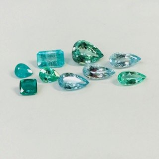 宝石の国、山梨で活動しています🗻 主に色石メインに取り扱っています。貴石、半貴石、たまにレアストーン 小さいサイズからシングルピースまで種類豊富に取り揃えております。 e-mai;marubun@comlink.ne.jp