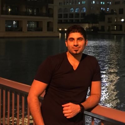 تجري الرياح كما تجري سفينتنا نحن الرياح و نحن البحر و السفن ُ إن الذي يرتجي شيئاً بهمّتهِ يلقاهُ لو حاربَتْهُ الانسُ والجن