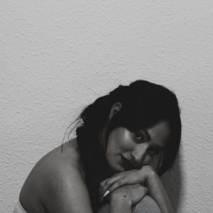 natalituuz's profile picture. I think it's all just a peculiar game🔥🖤